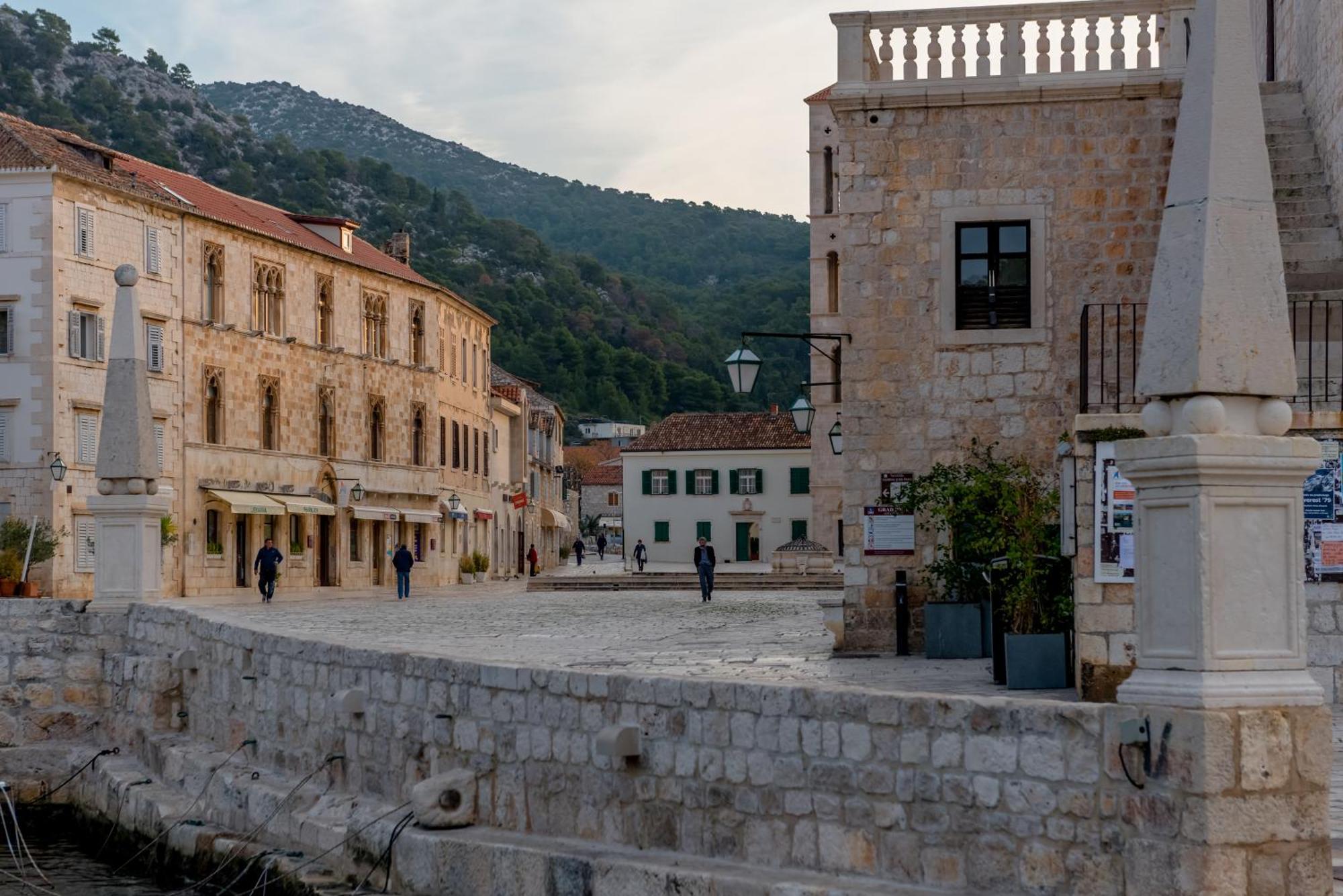 Apartments Villa Tudor Hvar Town Exterior photo