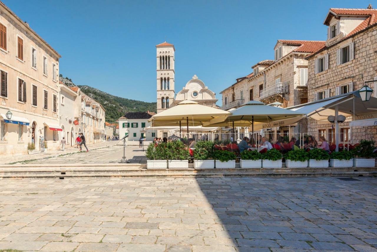 Apartments Villa Tudor Hvar Town Exterior photo